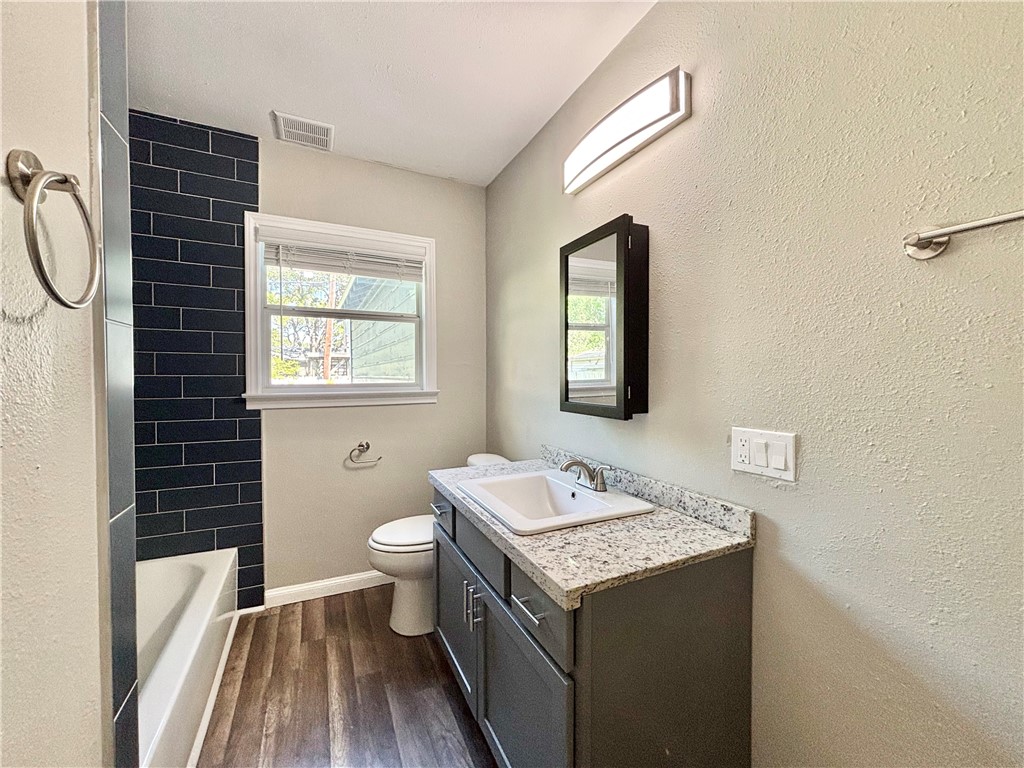 634 Mc Call St Property Photo 15