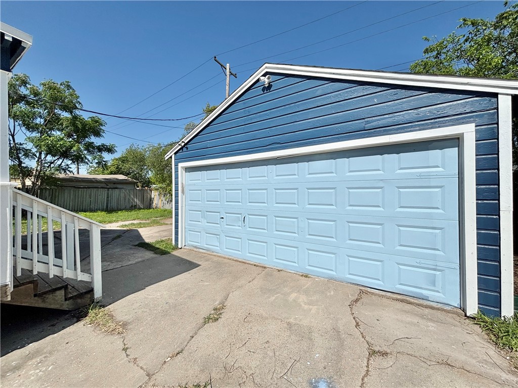 634 Mc Call St Property Photo 27