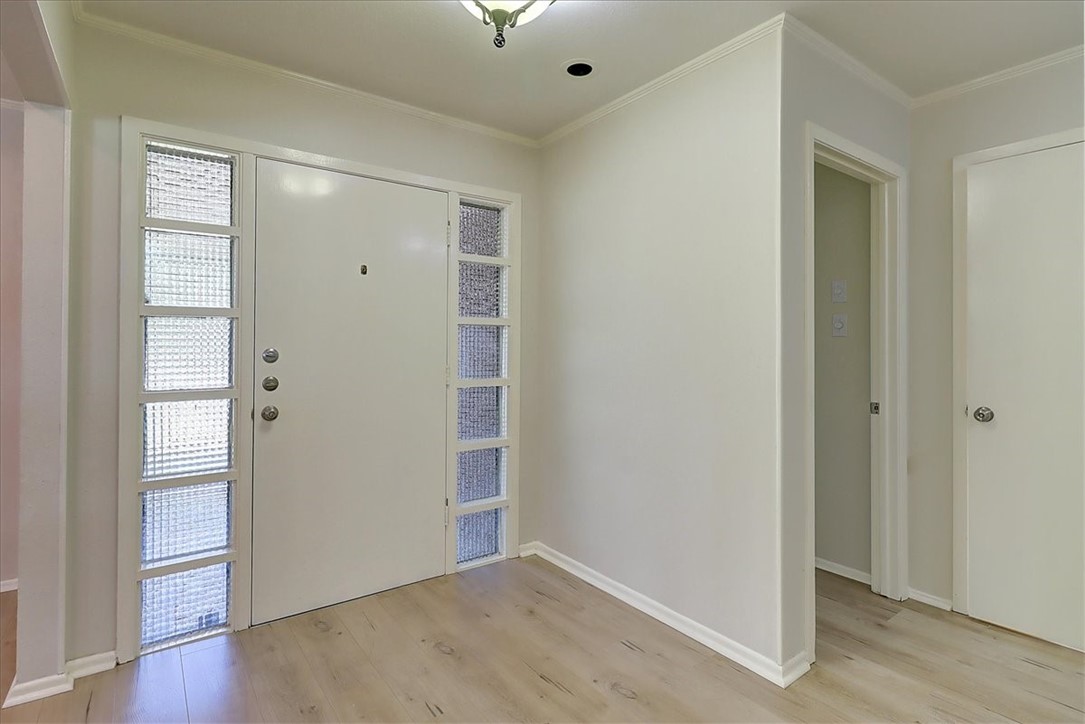 3817 Dunbrook Dr Property Photo 3