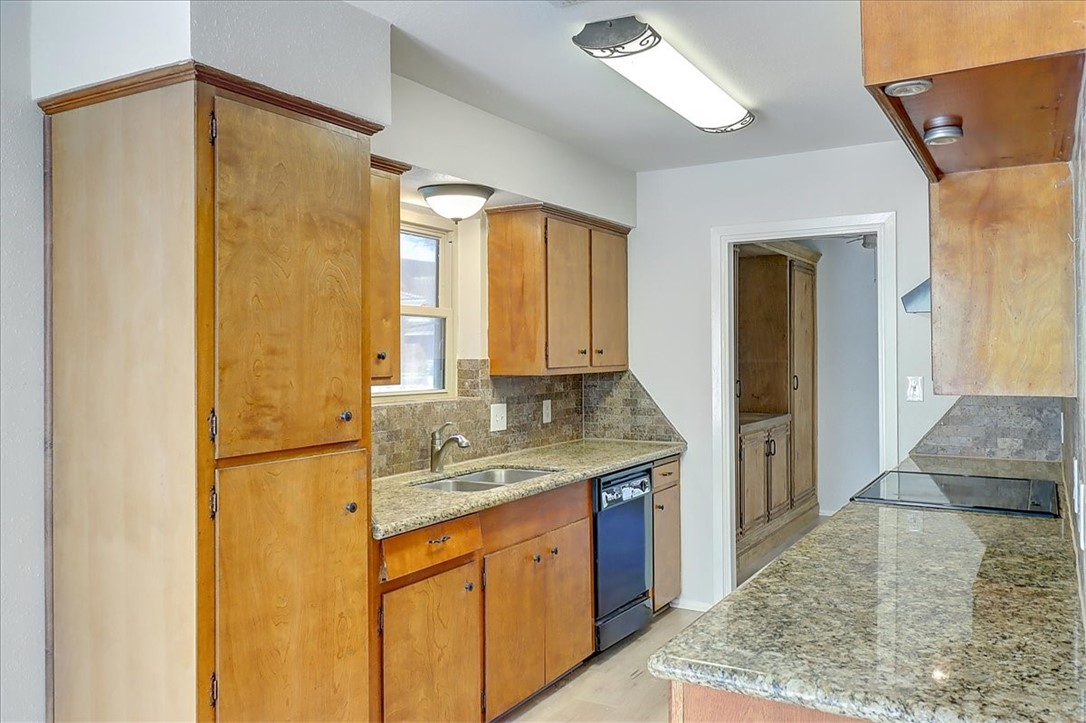 3817 Dunbrook Dr Property Photo 10