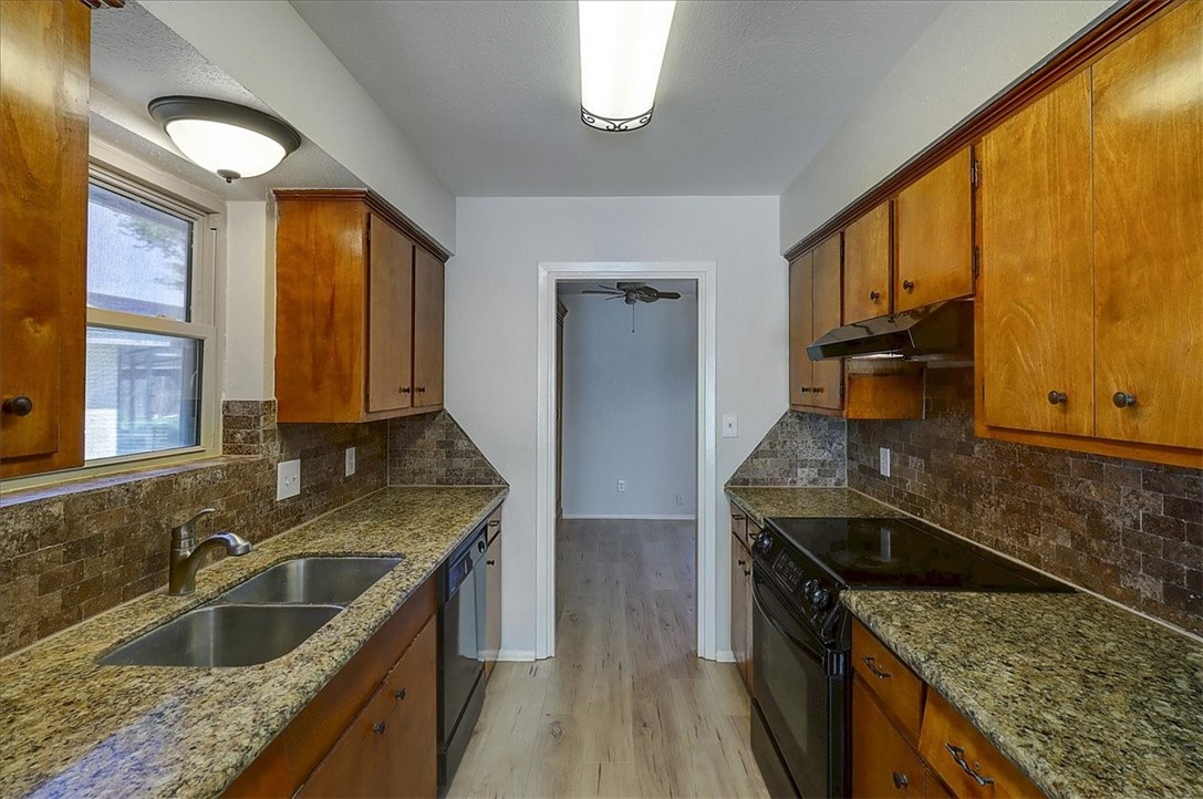 3817 Dunbrook Dr Property Photo 11