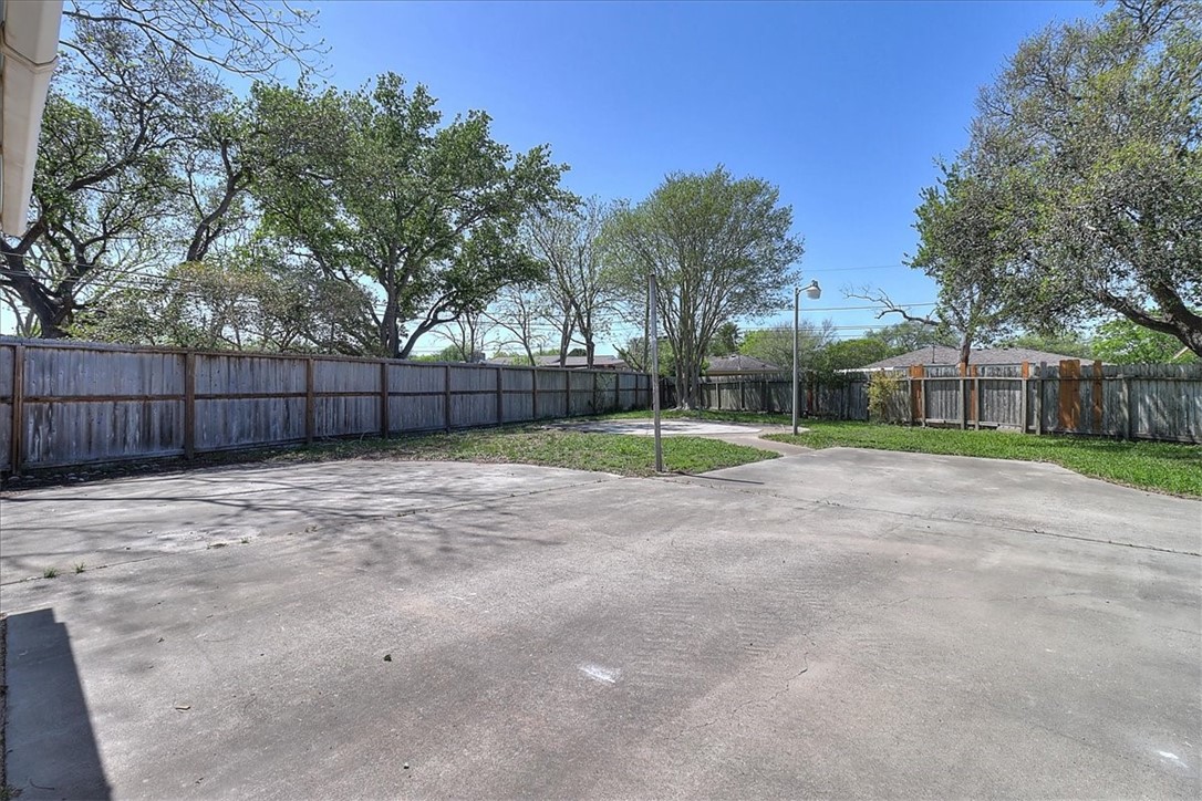 3817 Dunbrook Dr Property Photo 37