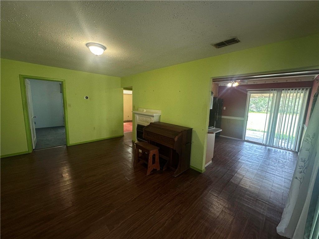 225 W Gile Ave Property Photo 17
