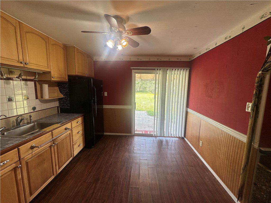 225 W Gile Ave Property Photo 21