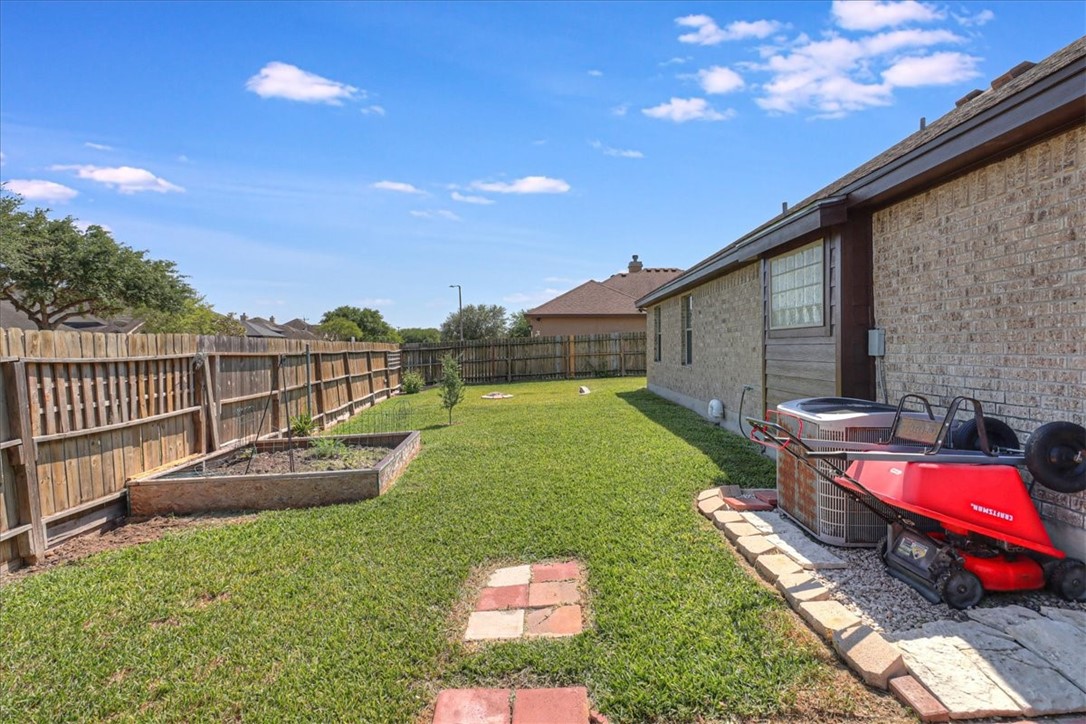 14401 Red River Dr Property Photo 38