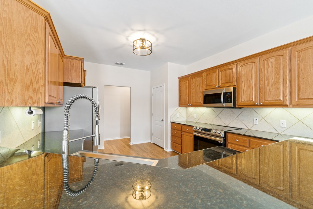 15821 Vincent Dr Property Photo 13