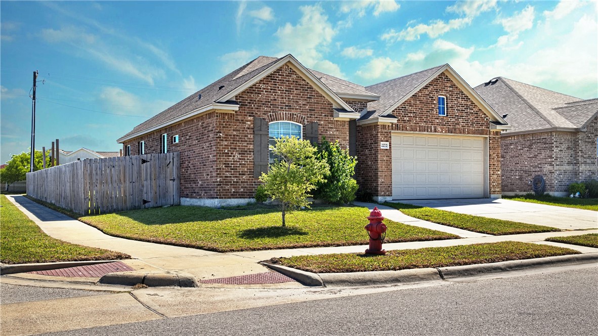 2272 Tallow Dr Property Photo 2