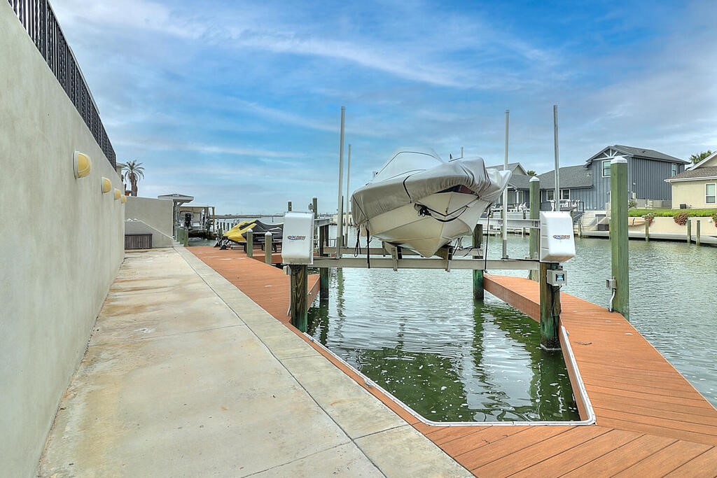 134 Sea Breeze Dr Property Photo 37