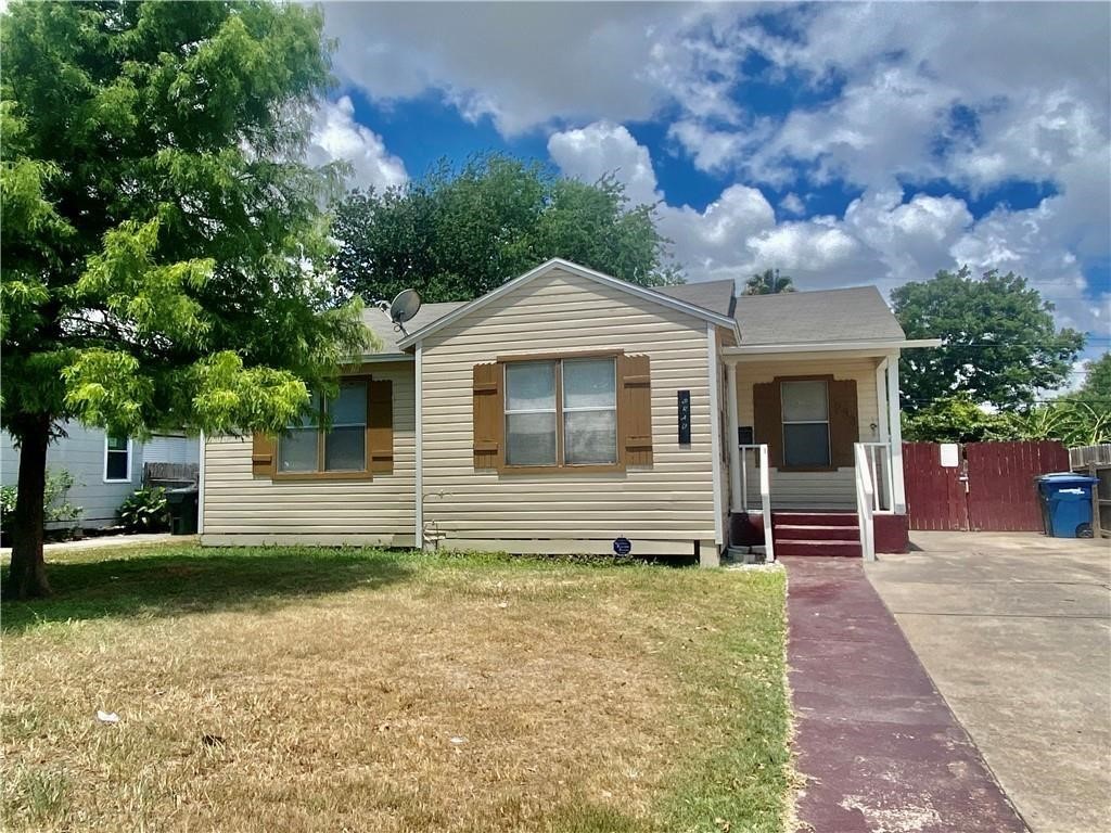 233 Eastgate Dr Property Photo 2