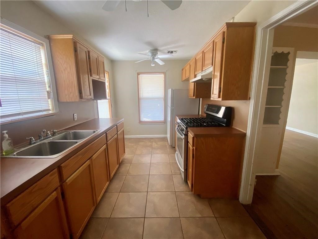 233 Eastgate Dr Property Photo 4