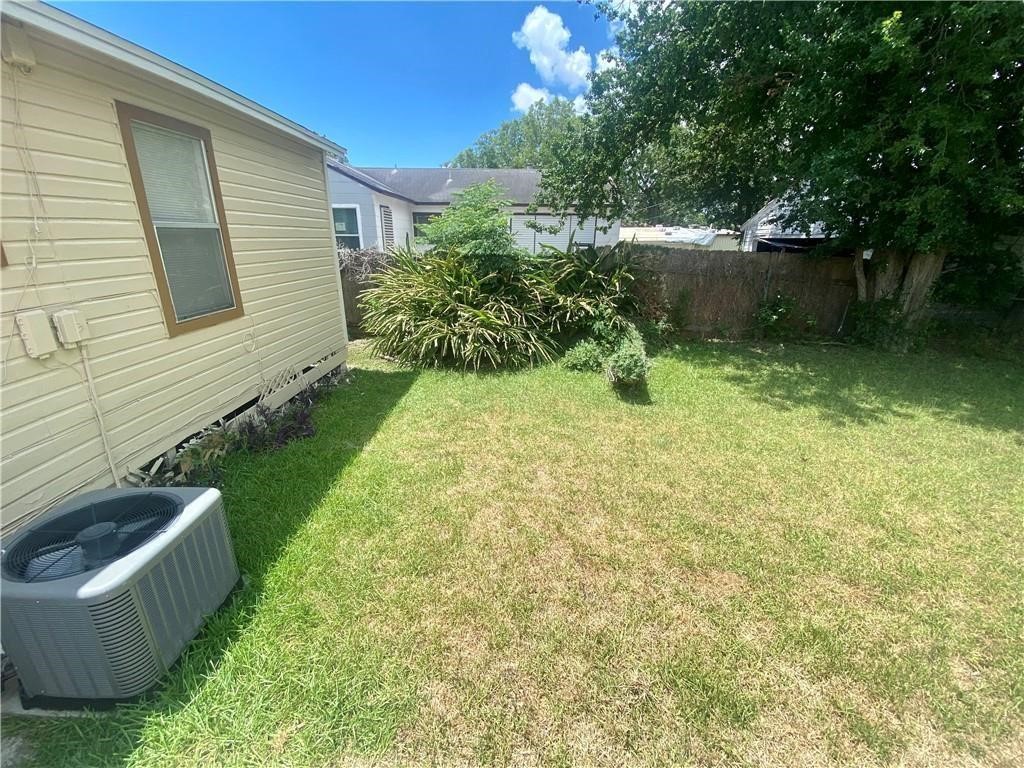 233 Eastgate Dr Property Photo 18