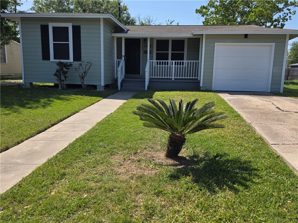 1535 Daytona Dr Property Photo