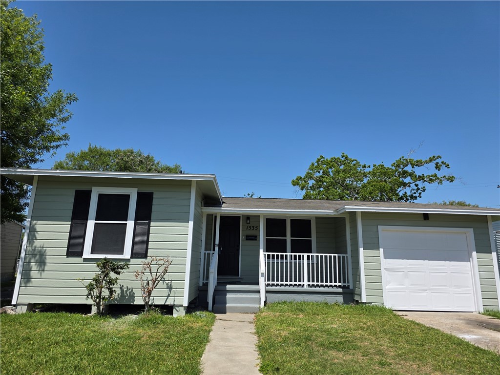 1535 Daytona Dr Property Photo 2