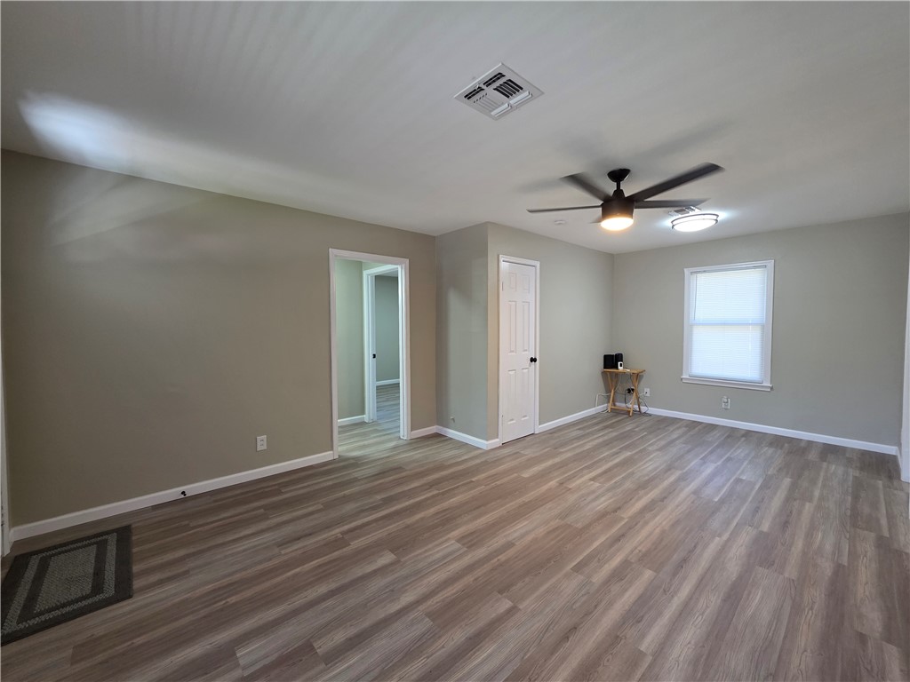 1535 Daytona Dr Property Photo 6