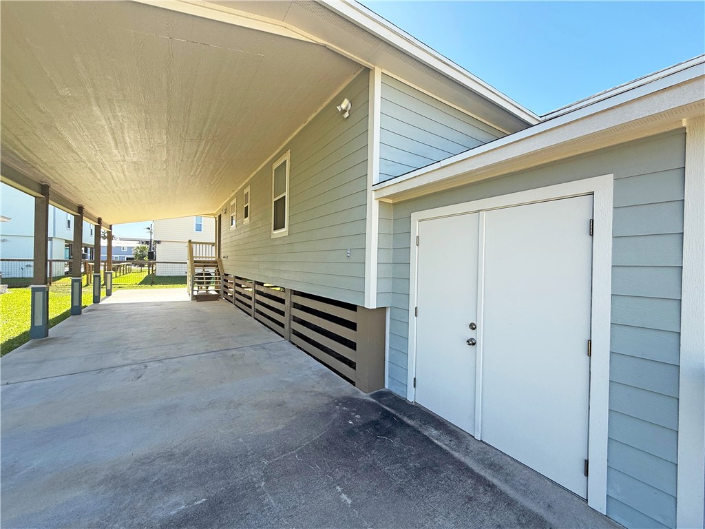 1020 S Live Oak St Property Photo 27