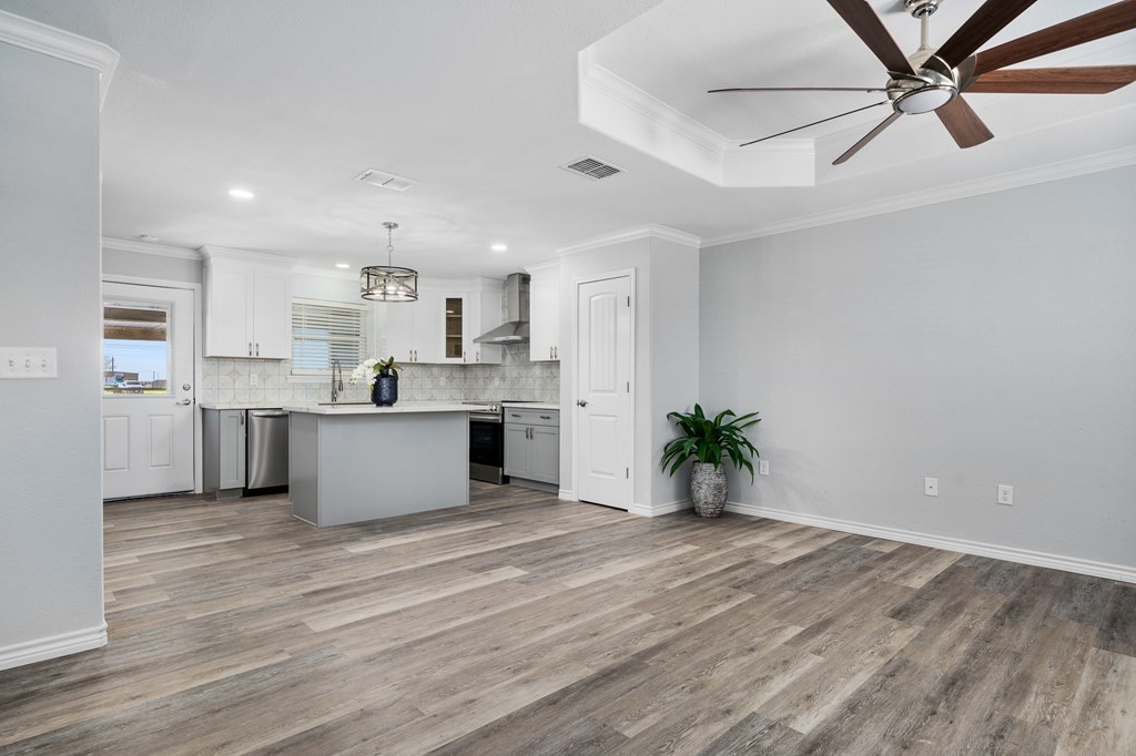 215 W Speckled Trout Property Photo 6