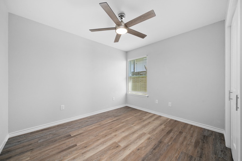 215 W Speckled Trout Property Photo 21