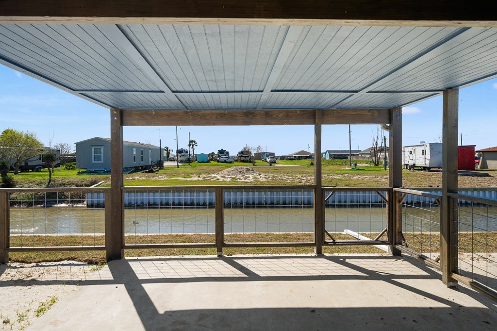 215 W Speckled Trout Property Photo 30