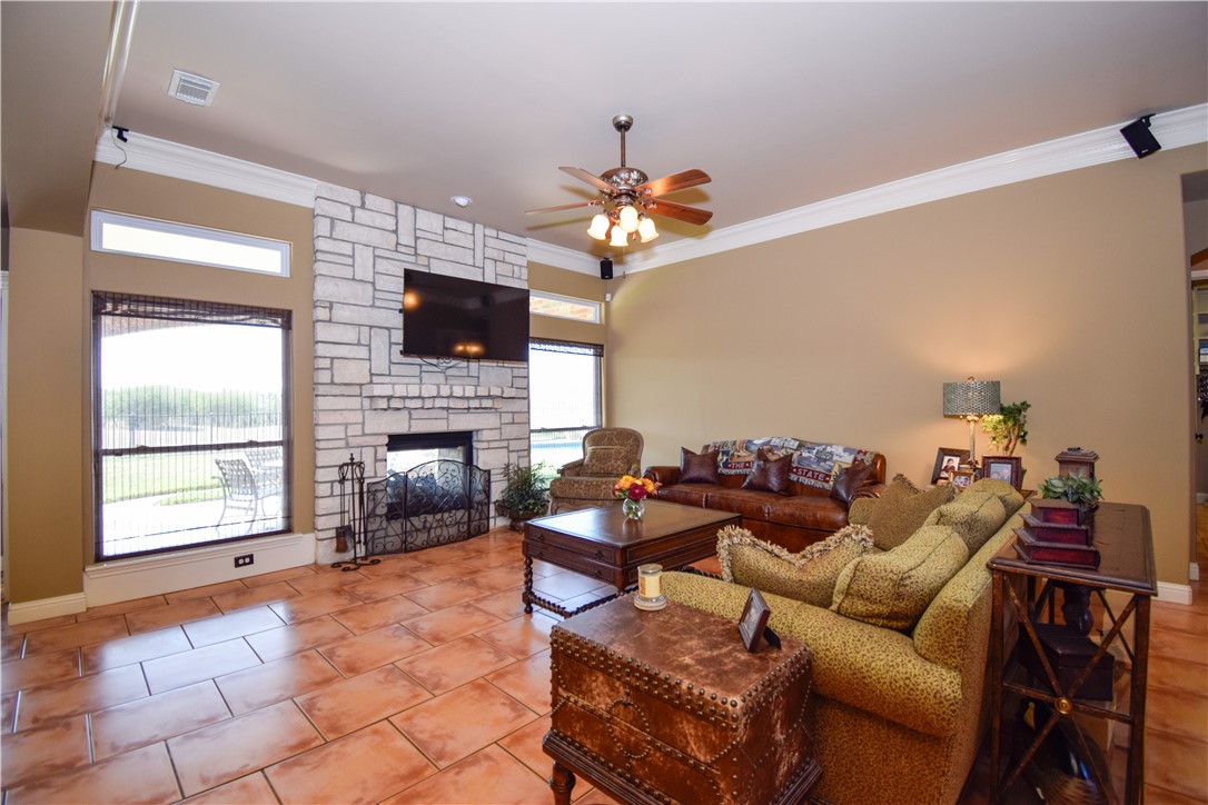 5914 Beauvais Dr Property Photo 7
