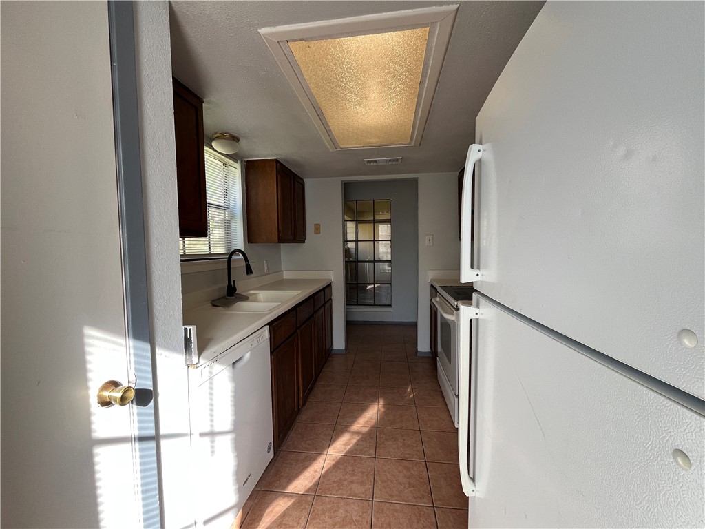 2309 Capitan Dr Property Photo 8