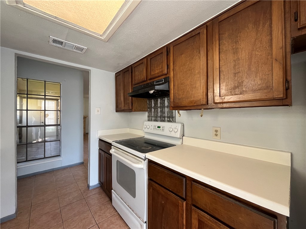 2309 Capitan Dr Property Photo 9