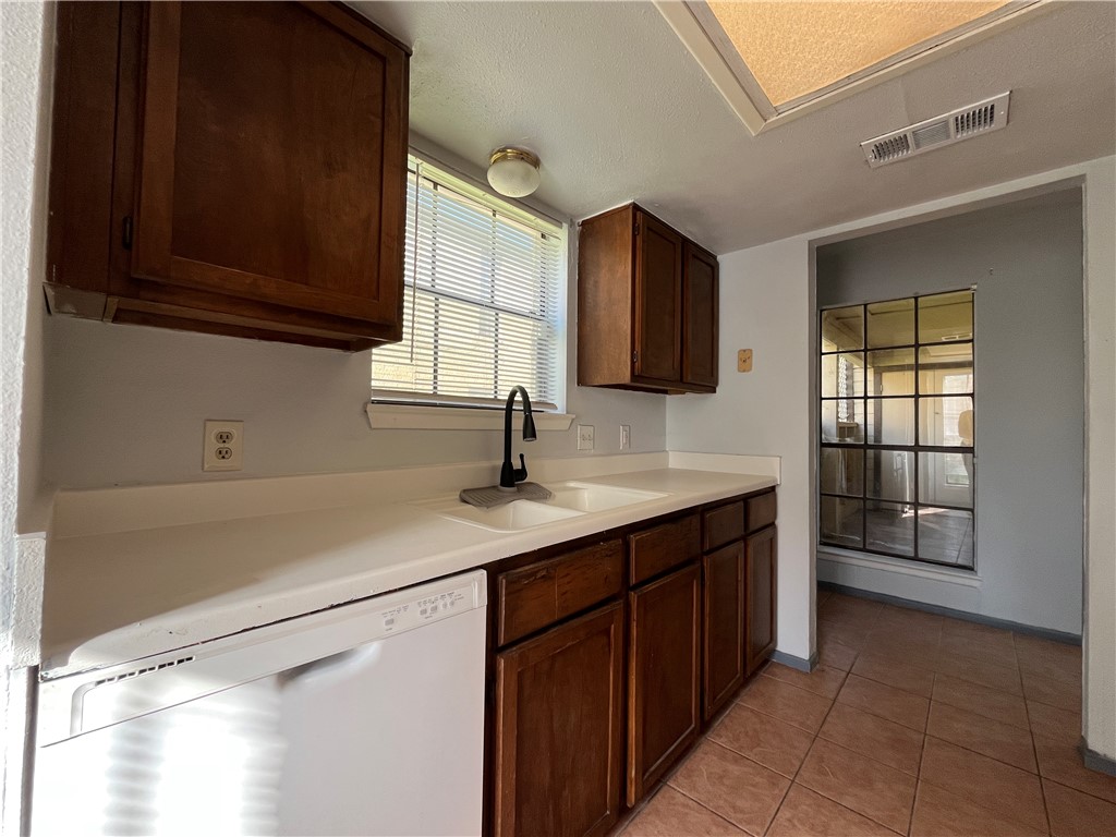 2309 Capitan Dr Property Photo 10
