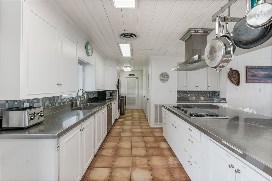1883 Bay Shore Drive Property Photo 9