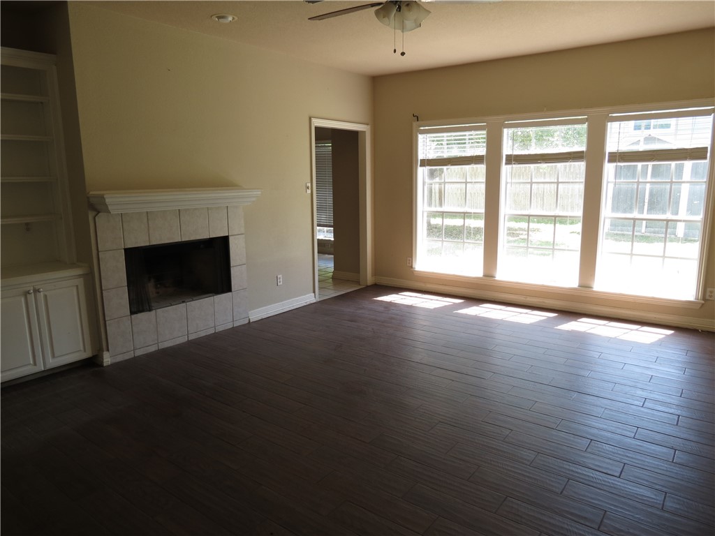 7810 Damsel St Property Photo 6
