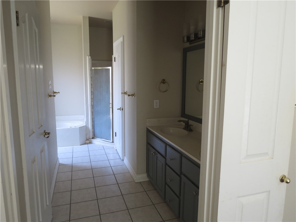 7810 Damsel St Property Photo 8