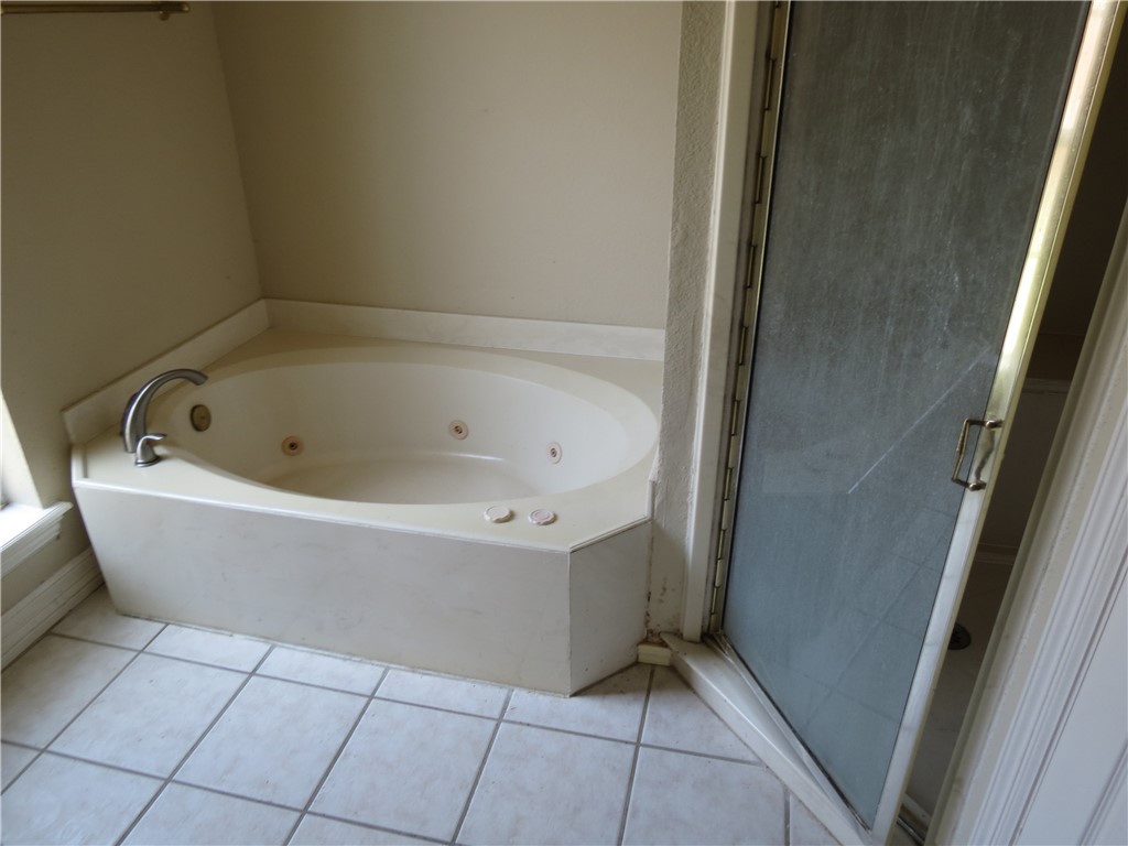 7810 Damsel St Property Photo 9