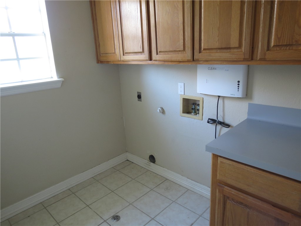 7810 Damsel St Property Photo 10