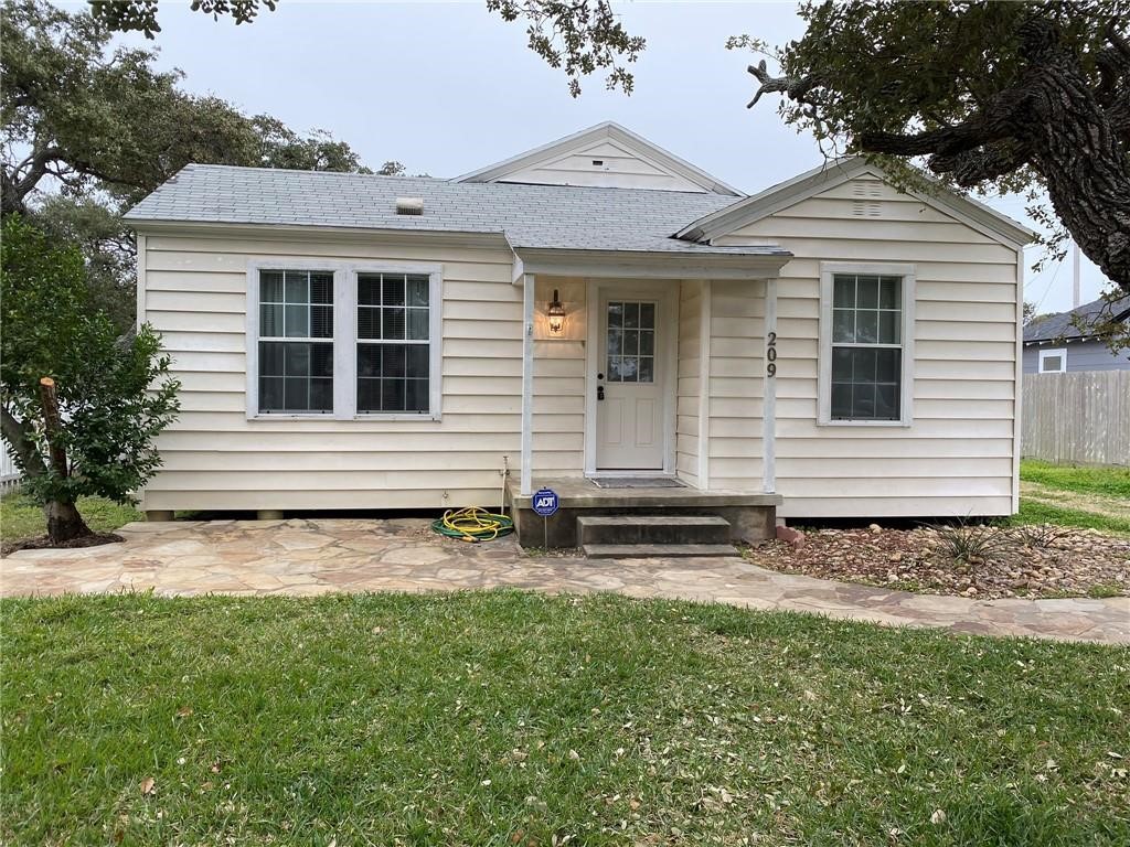 209 S Whitney St Property Photo 3