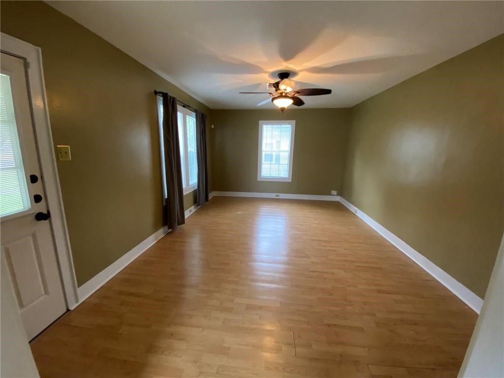 209 S Whitney St Property Photo 4