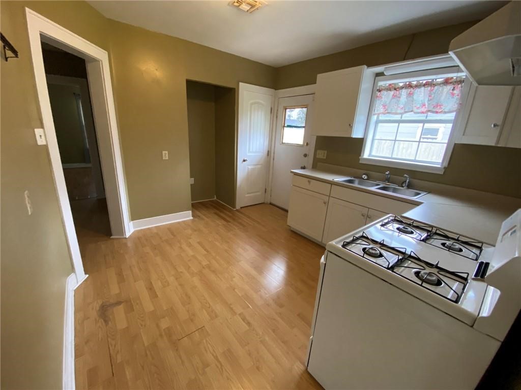 209 S Whitney St Property Photo 8