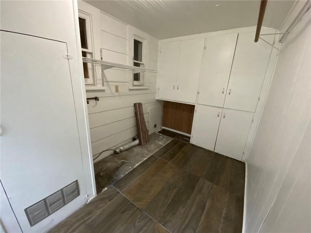 209 S Whitney St Property Photo 15