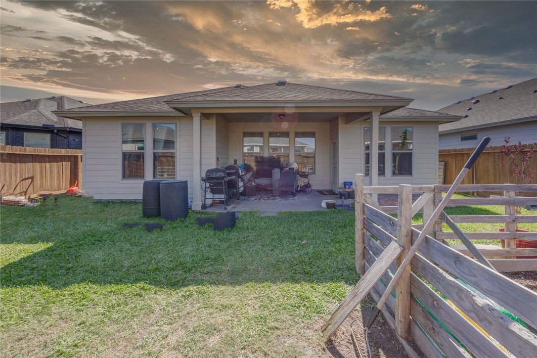 2673 Westeros St Property Photo 28