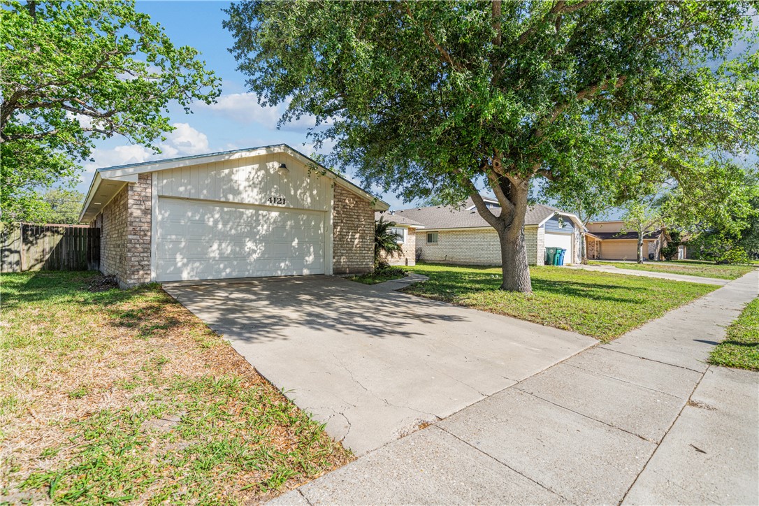 4121 Woodland Creek Dr Property Photo