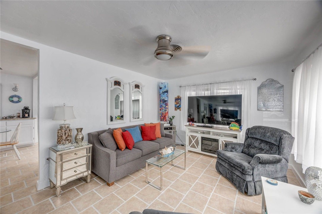 2553 Avenue C Property Photo 8
