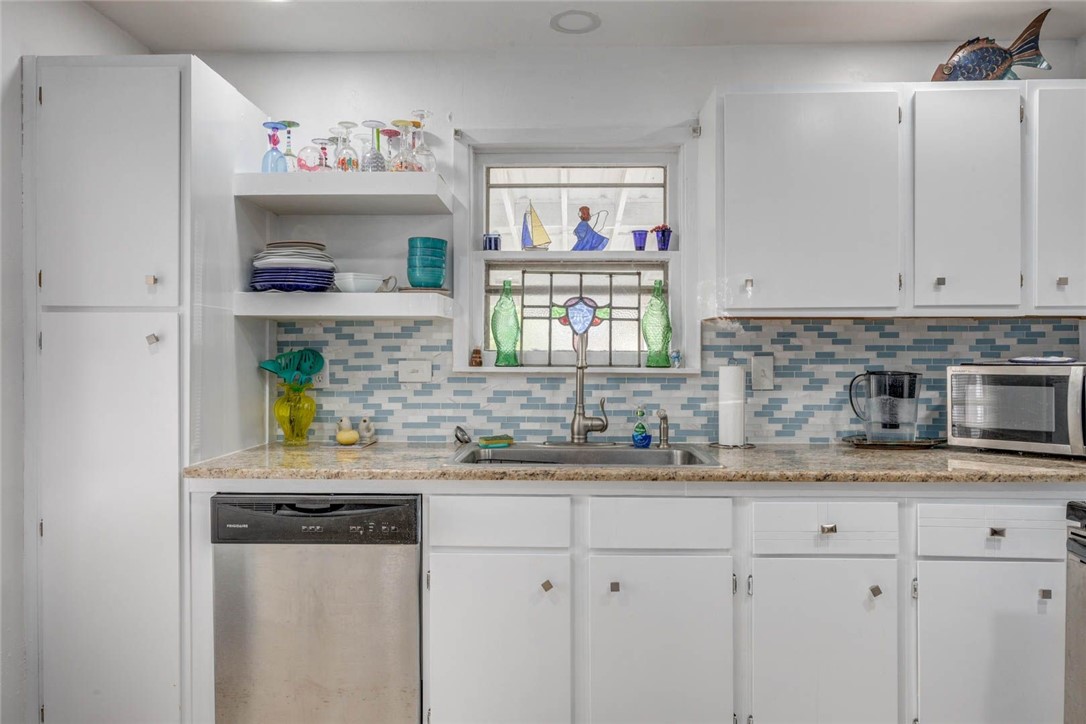 2553 Avenue C Property Photo 15