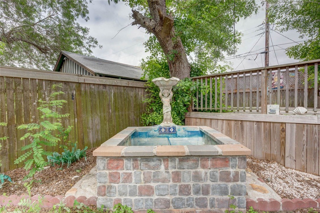2553 Avenue C Property Photo 26