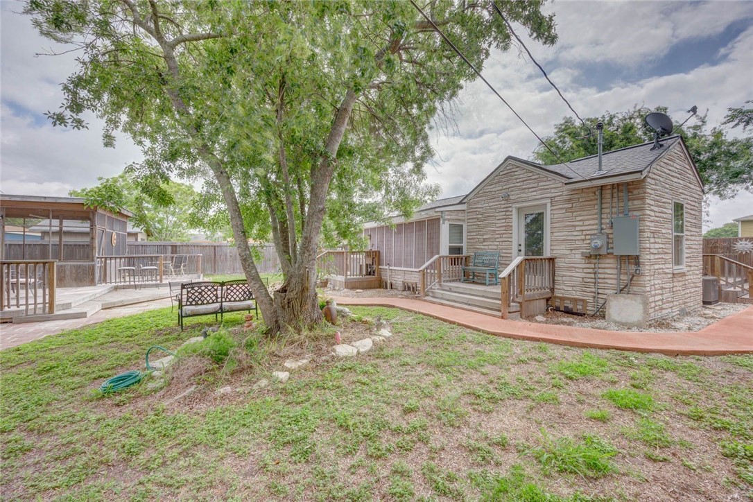 2553 Avenue C Property Photo 28