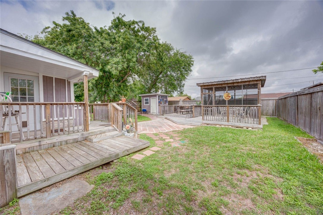 2553 Avenue C Property Photo 29