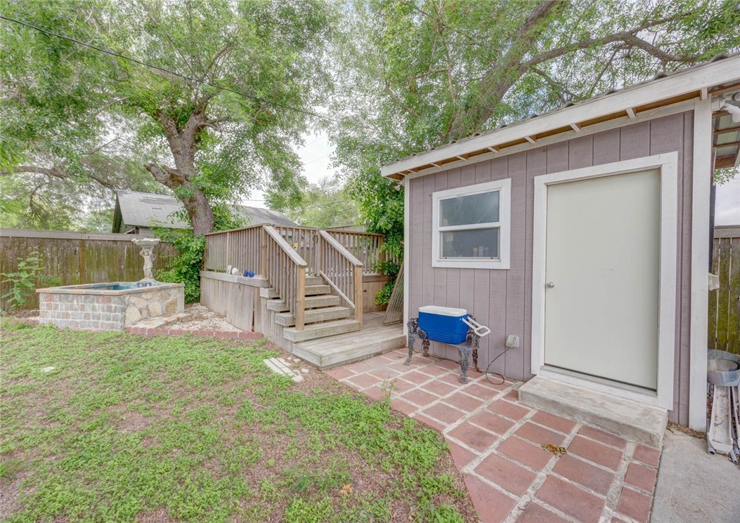 2553 Avenue C Property Photo 31