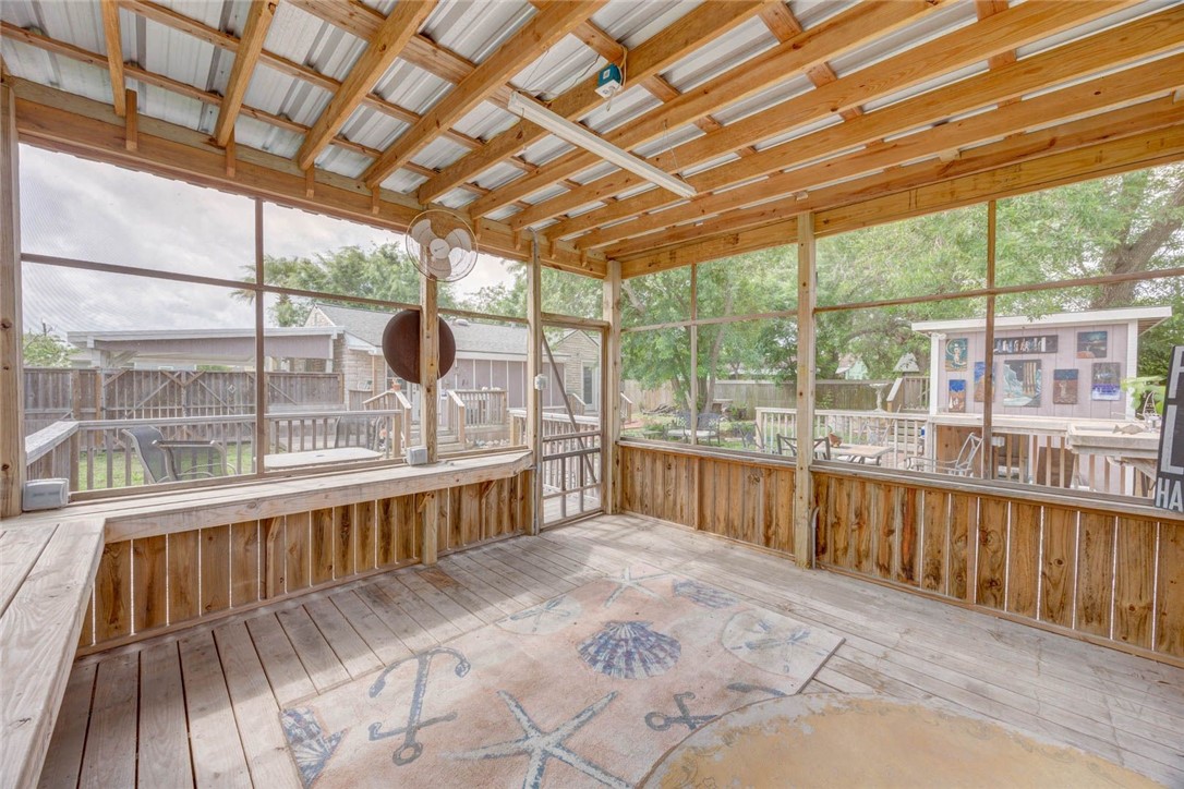 2553 Avenue C Property Photo 34