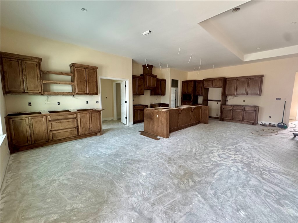 9534 Royal Oak Dr Property Photo 3