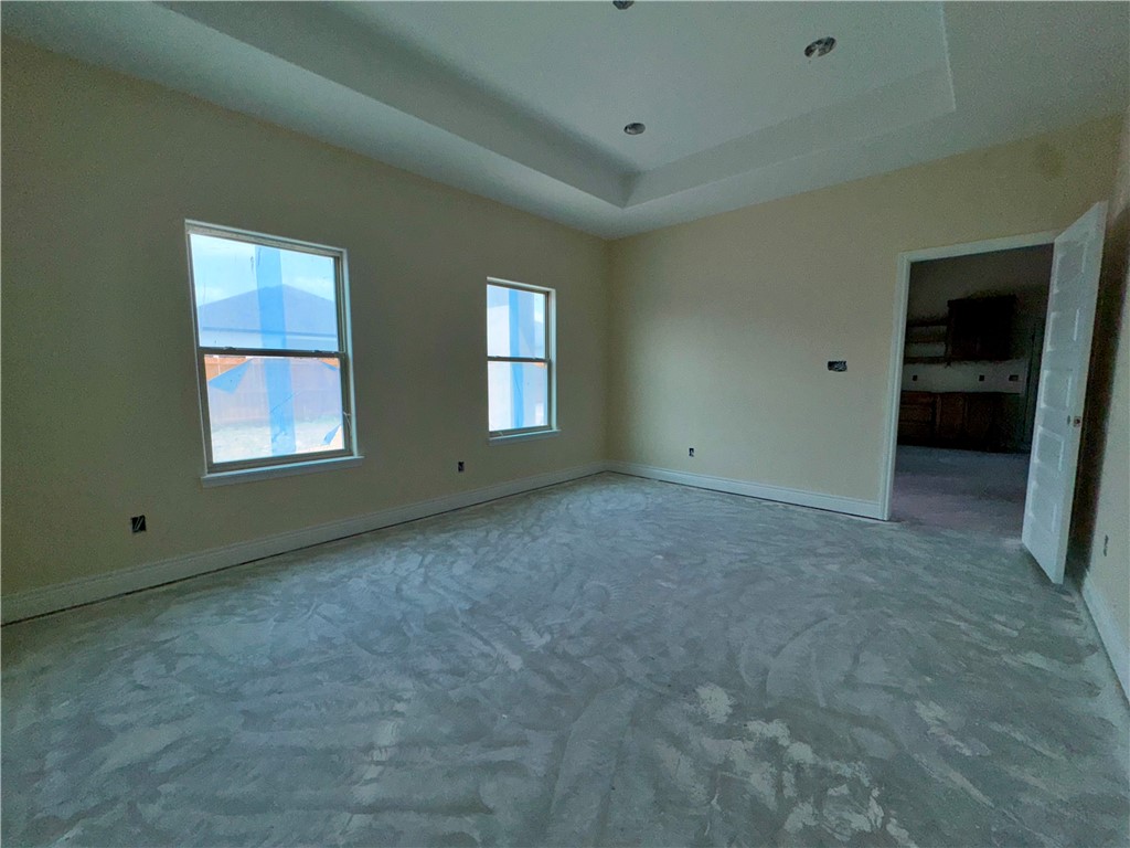 9534 Royal Oak Dr Property Photo 7