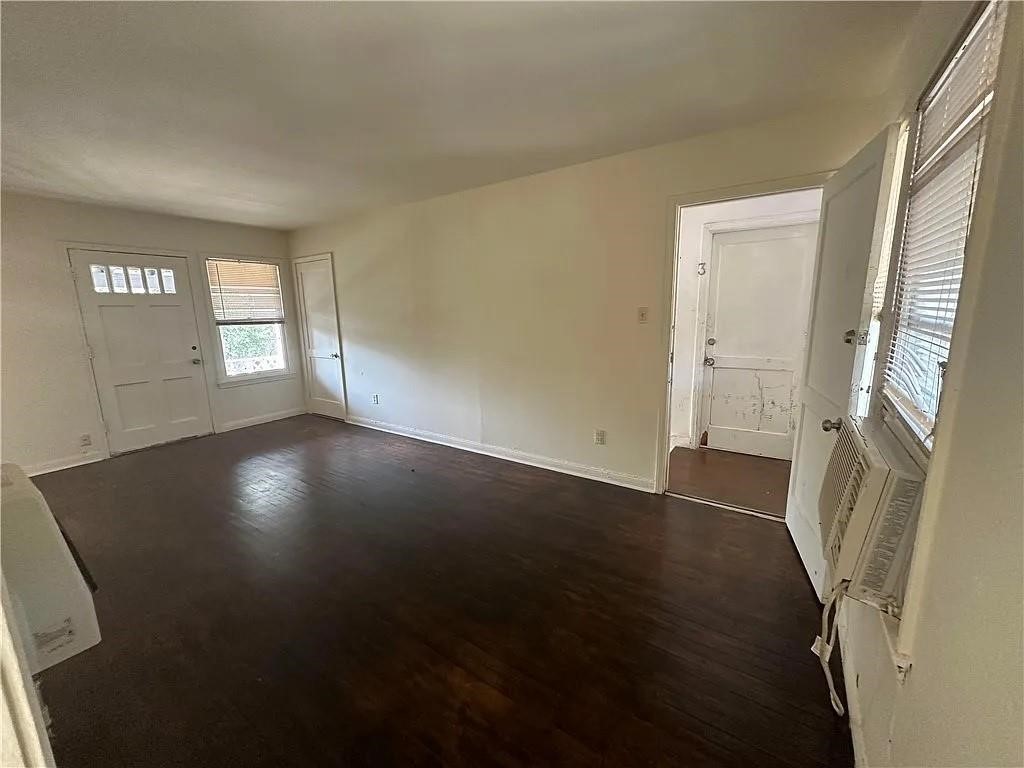 826 Indiana Ave Property Photo 4
