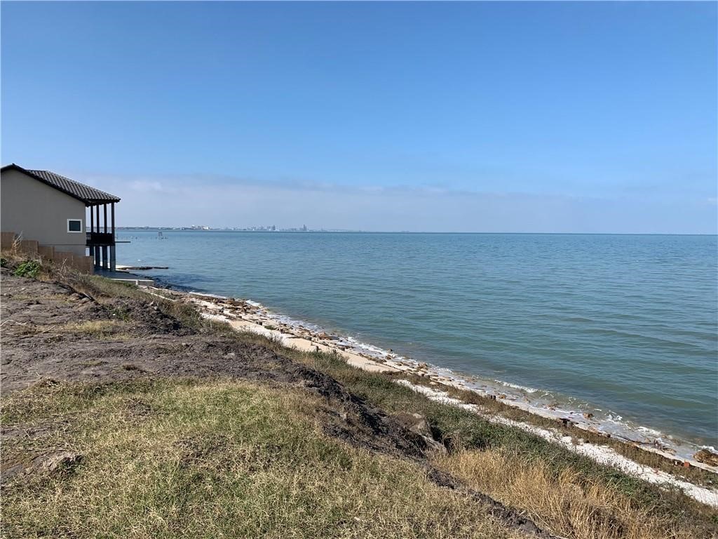 5642 Ocean Dr Property Photo 4