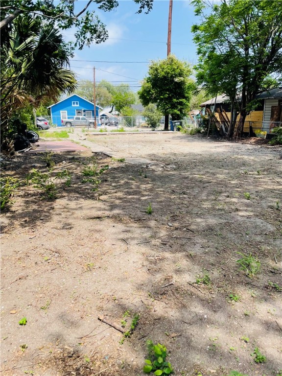 2303 Coleman Ave Property Photo 3