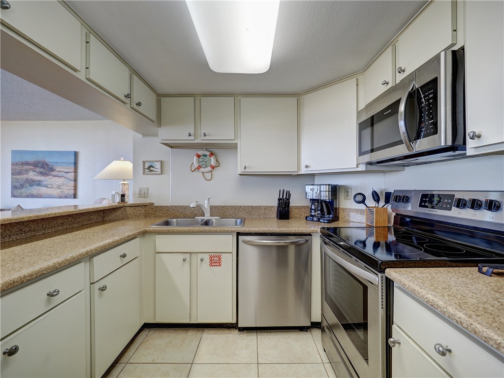 6649 Seacomber Dr 402 Property Photo 5